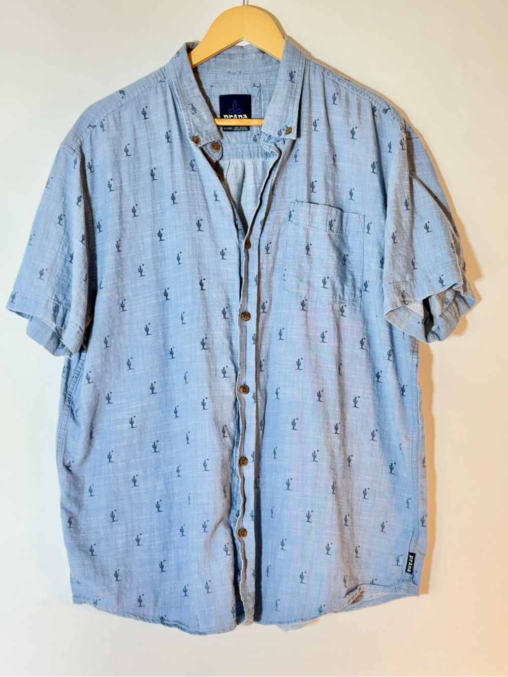 prAna Cactus Print Button Down Shirt Men’s XL Blue Short Sleeve Lightweight